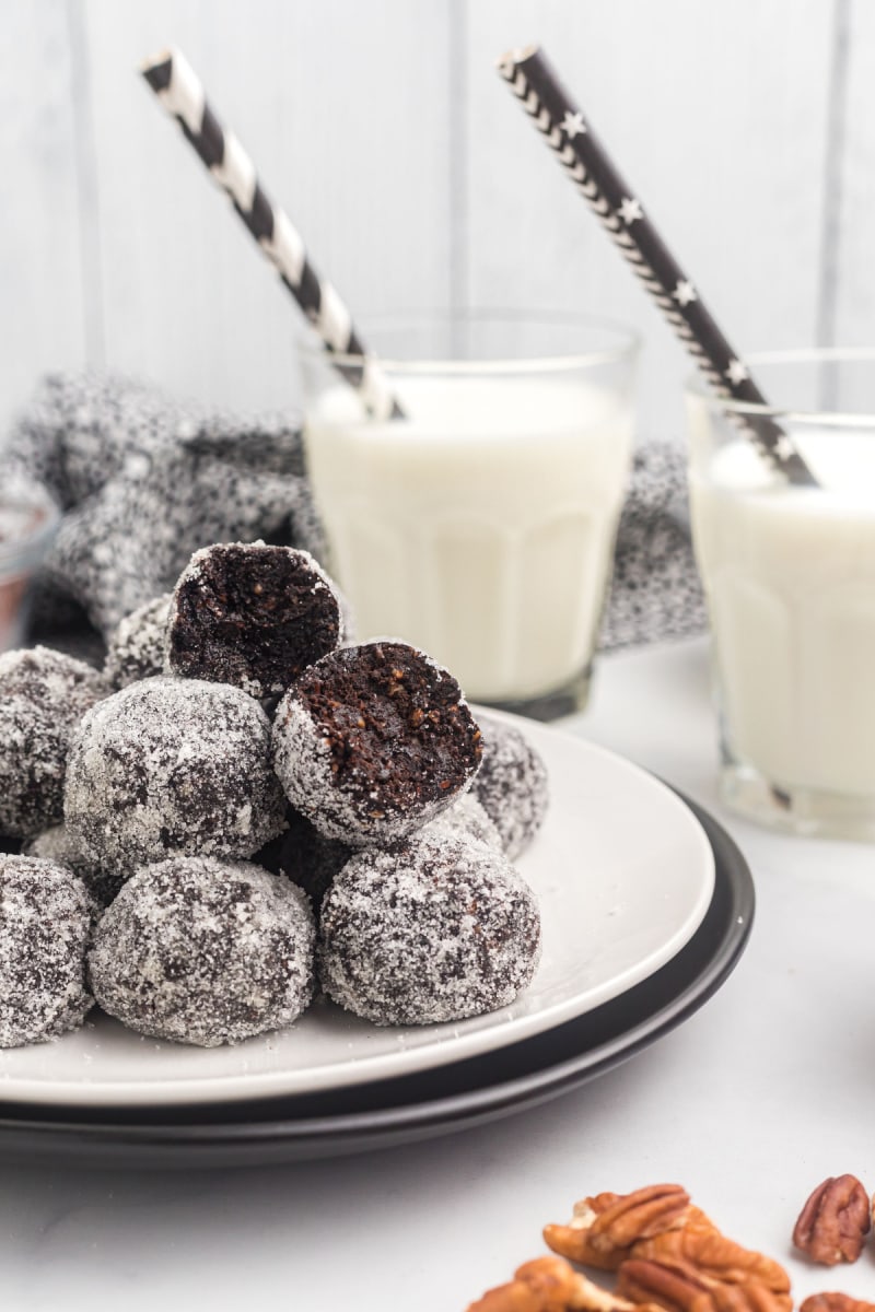 Bourbon Balls 6 (1)