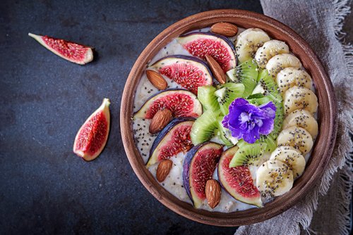 Porridge De Avena Con Higos Platanos Y Kiwis